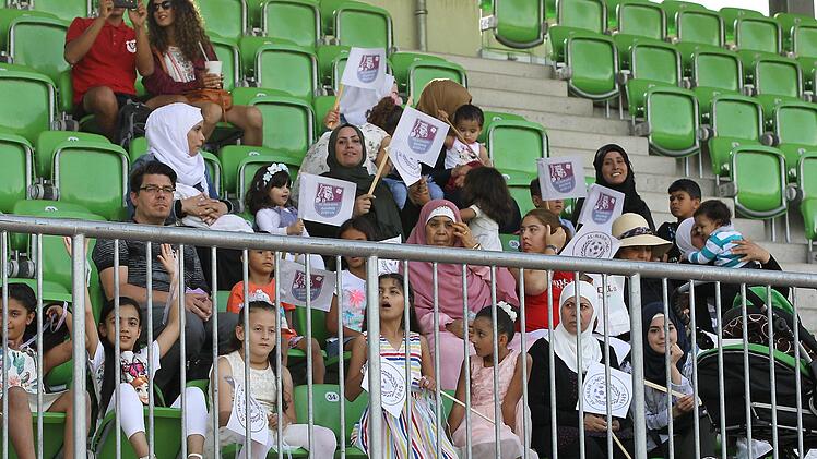 543 Zuschauer waren ins Fuchs-Park-Stadion gekommen. Vor allem die G&auml;ste aus dem W&uuml;stenstaat konnten sich der lautstarken Unterst&uuml;tzung von den R&auml;ngen sicher sein.
