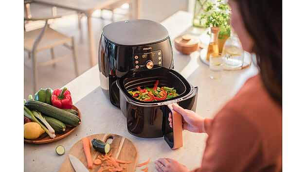 Airfryer oder Heißluftfritteusen sind beliebt und verkaufen sich gut.