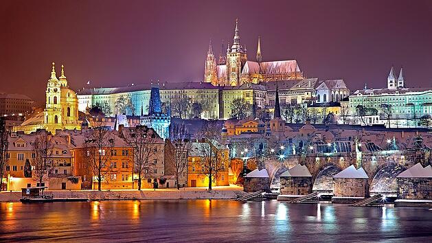 Die "goldene Stadt" Prag schimmert im Winter noch mehr.