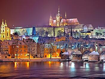 Die "goldene Stadt" Prag schimmert im Winter noch mehr.