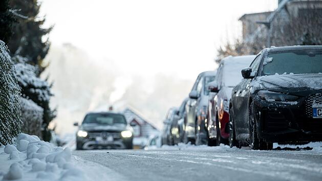Auf Schnee folgt Eis - Gefahr auf glatten Stra&szlig;en