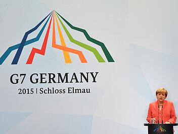 Bundeskanzlerin Angela Merkel spricht auf einer Pressekonferenz während des G7-Gipfels am 8. Juni 2015 in Elmau.  Foto: Peter Kneffel/dpa
