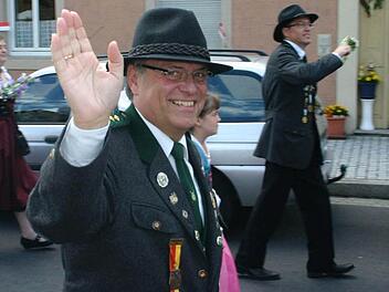 Hermann Heil (hier beim Umzug 2012) tritt ins 2. Glied zurück und wird stellvertretender Schützenmeister. Fotos: Thomas Meyer