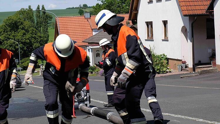 Saugpumpleitungen wurden im Eiltempo gelegt. Gerd Schaar