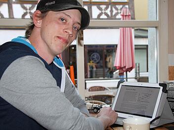 Plant Freifunk in der Innenstadt: Stadtrat Benjamin Wildenauer sieht in der Einrichtung eines öffentlichen W-Lan-Netzes eine Chance für die Belebung der Fußgängerzone. Foto: Ulrike Müller