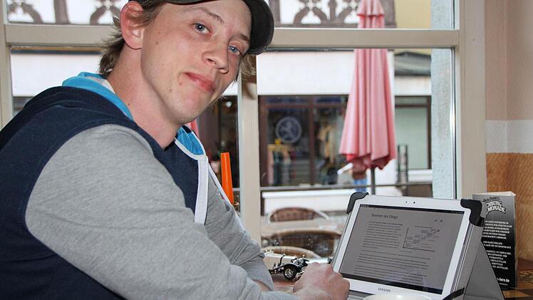 Plant Freifunk in der Innenstadt: Stadtrat Benjamin Wildenauer sieht in der Einrichtung eines öffentlichen W-Lan-Netzes eine Chance für die Belebung der Fußgängerzone. Foto: Ulrike Müller