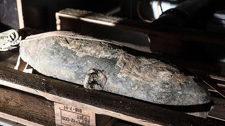 Bei Bauma&szlig;nahmen in F&uuml;rth ist eine Bombe gefunden worden. Im Stadtteil Hardh&ouml;he muss deswegen nun eine Evakuierung durchgef&uuml;hrt werden. Symbolfoto: Boris Roessler/dpa (Archiv)