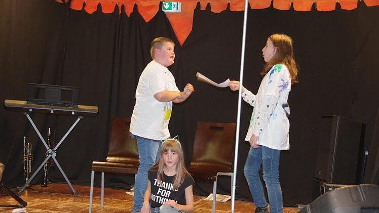 Viele Lacher erntete die kurze Familien-Szene "Angela Merkel" aus dem Impro-Theater-Workshop.