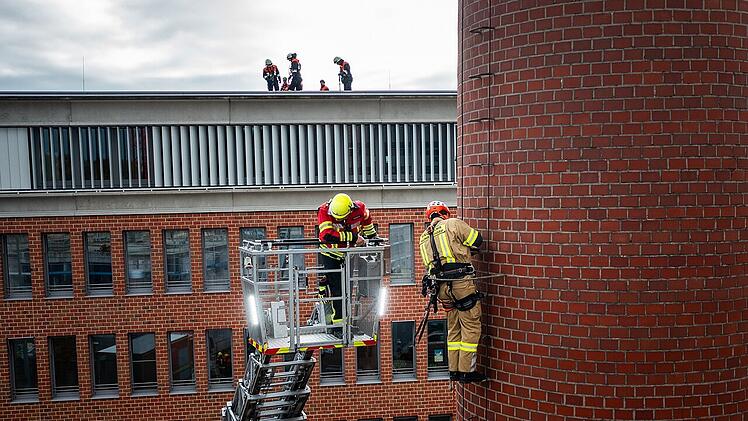 Uttenreuth: Feuerwehrler absolvieren Lehrgang "Absturzsicherung" - "Ausbildung unumgänglich"