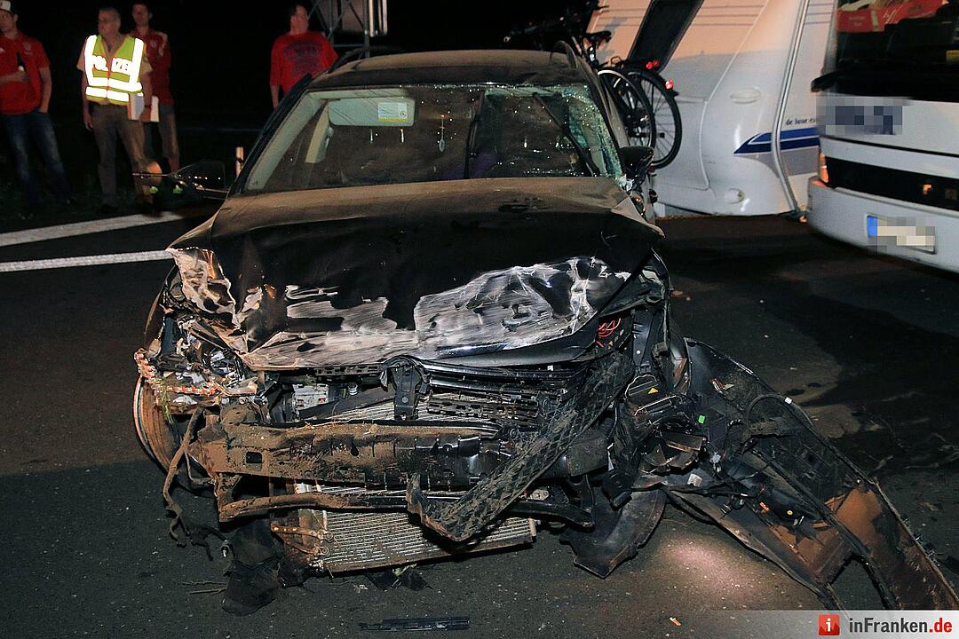 Unfall mit Reisebus auf der A73