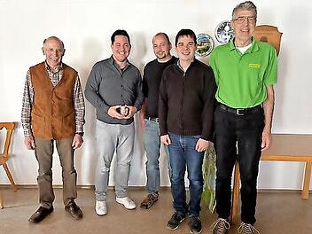 Der Vorstand mit (von links) Herbert K&ouml;rner, Christian Willsch, Frank Lehmann, Matthias Hofmann und der langj&auml;hrige fr&uuml;here Vorsitzende Gerhard K&ouml;rner.