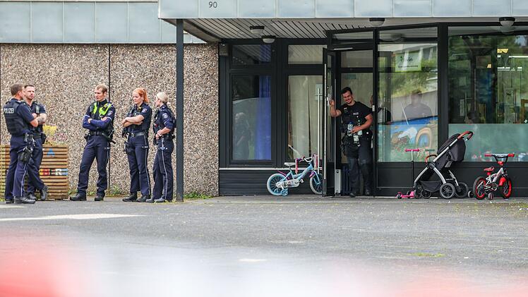 Polizei schie&szlig;t in Erkrath auf Bewaffneten