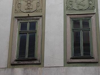 Wohnraum schaffen in historischen Gebäuden ist teuer, sagt Hans-Heinrich Eidt, der Vorsitzende der Gemeinschaft Stadtbild Coburg. Die hohen Kosten seien aber nur einer von vielen Gründen, die Hauseigentümer davon abhalten, leerstehende Wohnungen zu vermieten. Foto: Helke Renner/CT-Archiv