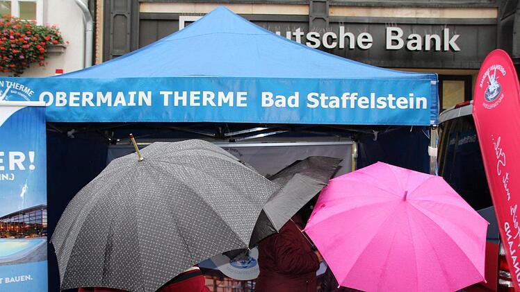 Wenn's draußen nass und kalt ist, bietet sich ein Thermenbesuch an. Foto: Christiane Lehmann
