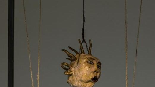 Impressionen aus der neuen Sonder-Präsentation "Lehm & Lehm Lassen" im Glasmuseum Rosenau: Feinslieb verloen (Steinzeug).Foto: Jochen Berger