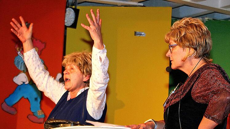 Herrlich: die Tratschweiber. Foto: Dieter Britz