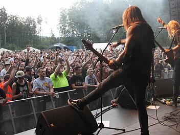Zum Mekka des Rock'n'Roll hat sich das Waldstadion in Neuensee entwickelt. Am 29. und 30. Juli heizen über ein Dutzend Bands den Fans aus Nah und Fern ein.  Foto: Stephan Stöckel