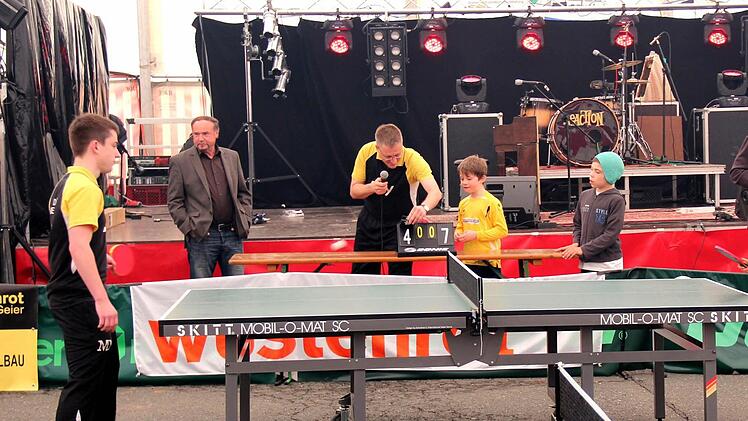 Der mutige Robert spielt gegen Markus Nagel.