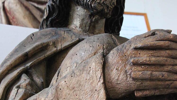 Im Stiftskirchenmuseum ist die Ölberg-Gruppe (Jesus mit seinen Jüngern Petrus, Jakobus und Johannes zu sehen). Die Figuren wurden um das Jahr 1500 geschnitzt.