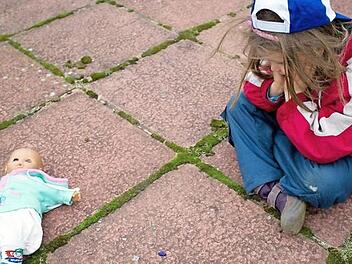 Bilddateien mit schwerem sexuellem Missbrauch von Kindern hatte ein 52-Jähriger auf seinem Rechner und Handy. Foto: Patrick Pleul/dpa