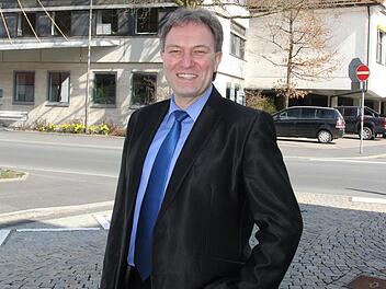 Landrat Klaus Löffler (CSU) hat am Montag im Landratsamt das geplante Strukturentwicklungskonzept für den Landkreis Kronach vorgestellt. Foto: Archiv/Veronika Schadeck