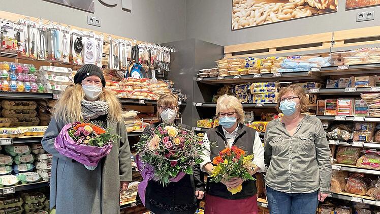 Ein gutes Team: Anke Kolli (Access), Julia, Birgit Degen und Cordula Voigt (von links) im Edeka Markt Adelsdorf