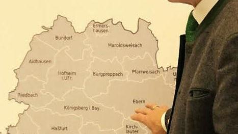 Rhön-Grabfeld-Landrat Thomas Habermann zeigte sich über die Probleme im Kreis Haßberge bestens informiert. Fotos: Ralf Kestel