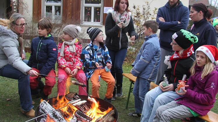 Stockbrot schmeckt immer. Foto: Sonja Adam