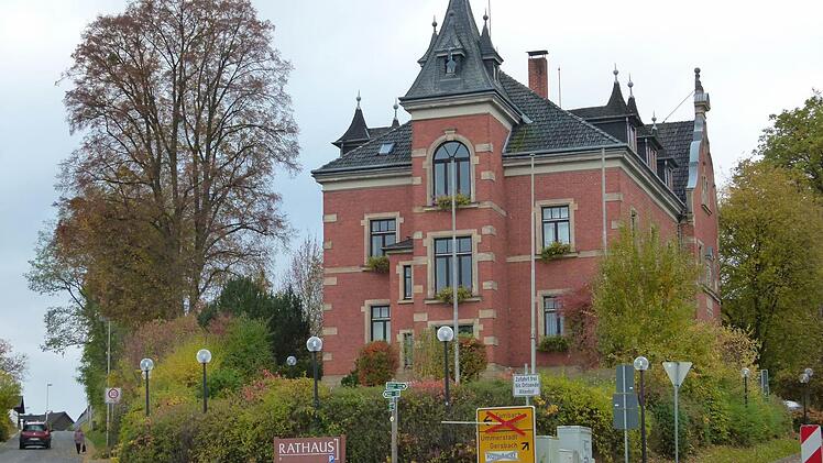 Dem altehrwürdigen Rathaus steht eine Rundumerneuerung insbesondere im Innenbereich bevor. Foto: Lothar Weidner