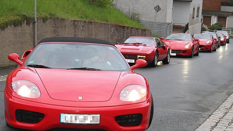 Was für eine Schau: 16 Ferraris kamen und Maseratis kamen am Wochenende nach Wartenfels.Fotos: Sonja Adam