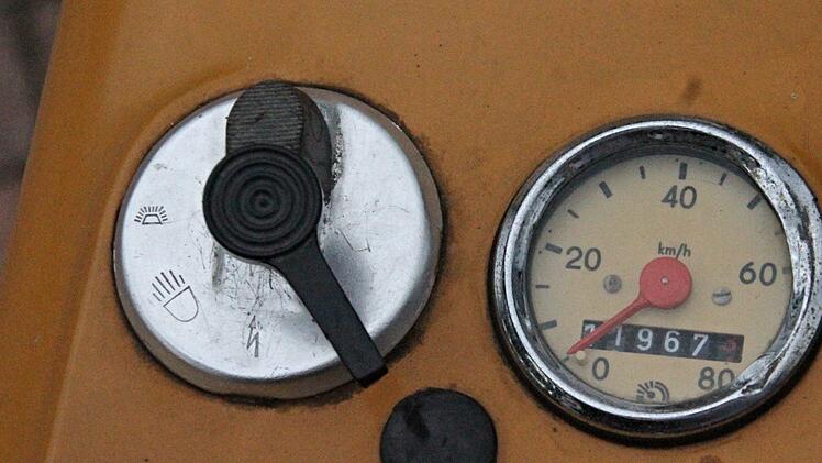 11.967 Kilometer hat die gelbe Schwalbe von Martin Klee, Vorsitzender des "Schwalben-Clubs" Gereuth auf dem Buckel. Foto: Helmut Will