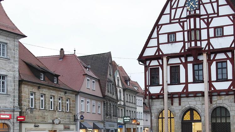 "Fränkisch modern mit leerem Kern" - so könnte in Abwandlung des Stadt-Slogans "Fränkisch modern mit altem Kern" künftig das Motto Forchheims lauten, wenn sich die Befürchtungen der Geschäftsleute bewahrheiten sollten.  Foto: Archiv Josef Hofbauer