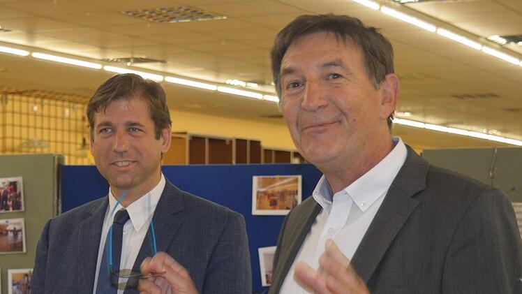 Landrat Hermann Ulm (links) und Gerhard Pfister (Geschäftsführer von "Pack mer's")  Foto: Ronald Heck
