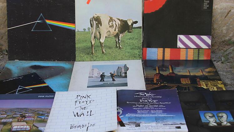 Das gehört zu einer echter Pink-Floyd-Fans: Platten, Songbooks, Tourprogramme und Eintrittskarten ...