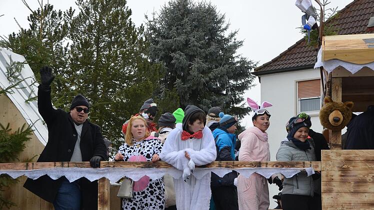 Straßenfasching in Ebenhausen Foto: Peter Rauch