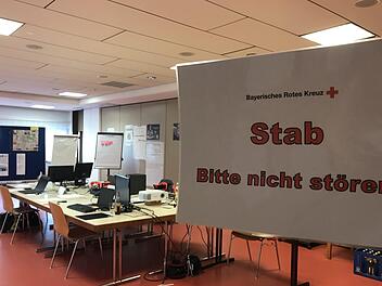 Die Einsatzzentrale des BRK internen Katastrophenschutzstabes Foto: Gerhard Hoch