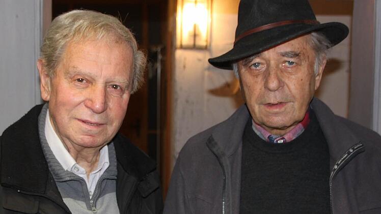 Michael Diller (links) und Adolf Geuß von den "Nothelfern", die am Heiligen Abend auf dem Staffelberg, in der Adelgundiskapelle, musizieren. Foto: Matthias Einwag