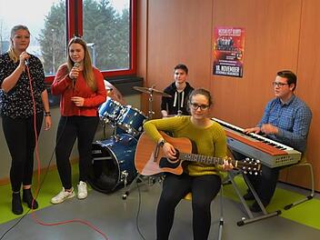 Bands und Ensembles der RS II gestalten beim Konzert mit"Fristlos" ein Bühnenprogramm. Die Proben dafür laufen auf Hochtouren.  Anja Betz