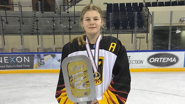 Nina Christof, Deutsche U18-Meistern im Fraueneishockey, wurde als Hammelburgs Sportlerin des Jahres 2021 ausgezeichnet.