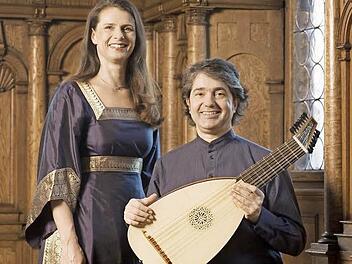 Die Sopranistin Corinna Schreiter und der Gitarrist Stefan Grasse gestalten am Sonntag ein Konzert in der Höchstadter Pfarrkirche St. Georg. Foto: privat