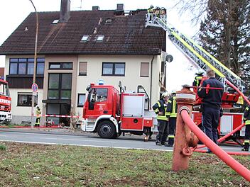 In der Reuther Straße in Forchheim ist am Mittwoch (06.03.2019) ein Brand in einem Wohnhaus ausgebrochen. Foto: Ronald Heck