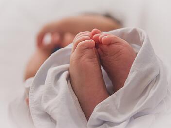 Sternenkinder sind Babys, die vor, während oder kurz nach der Geburt sterben. Oft bleibt Eltern nur eine flüchtige Erinnerung an ihr Kind. Eine "Sternenkind-Fotografin" aus dem Kreis Haßberge will dem entgegenwirken. Symbolfoto: unsplash.com/Luna Pimentel