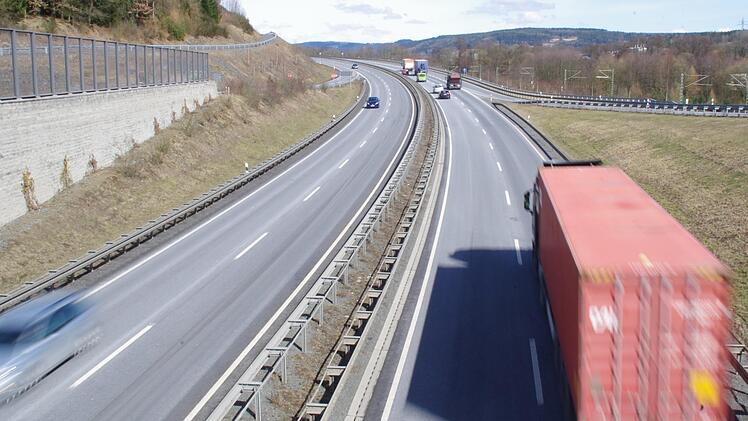 Auf der B 173 muss der Verkehr bei Neuses (in Fahrtrichtung Kronach) demnächst eine Umleitung nutzen. Foto: Marco Meißner
