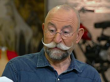 Horst Lichter wirkte in der Montagsausgabe der ZDF-Trödelshow "Bares für Rares" verwirrt, als ihn der Experte mit dem kuriosen Op-Art-Objekt konfrontierte.