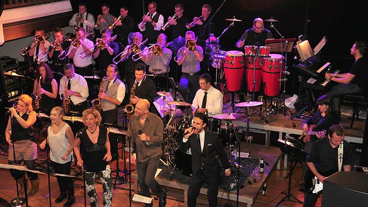 Eine Dance- & Groove-Party wird die Formation "Vorsicht Gebläse!" am 21. November beim Kulturamt Haßfurt in der Stadthalle bieten. Foto: Langer