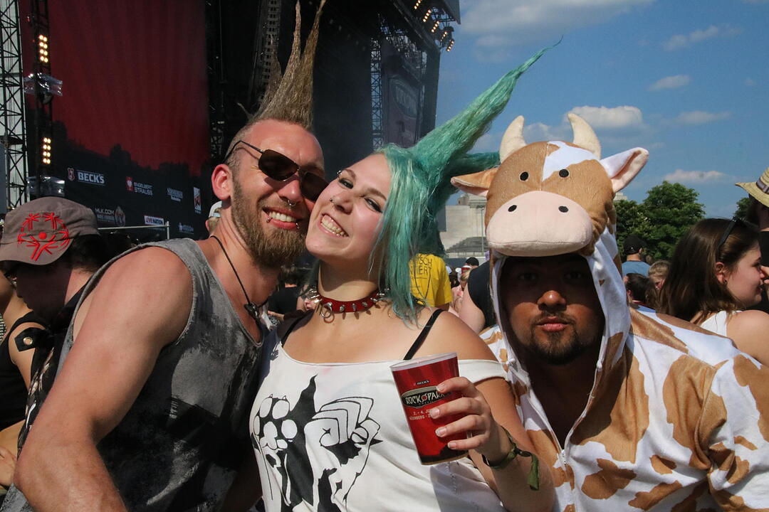 Halbnackt oder im Kostüm: Stimmung bei RIP 2017