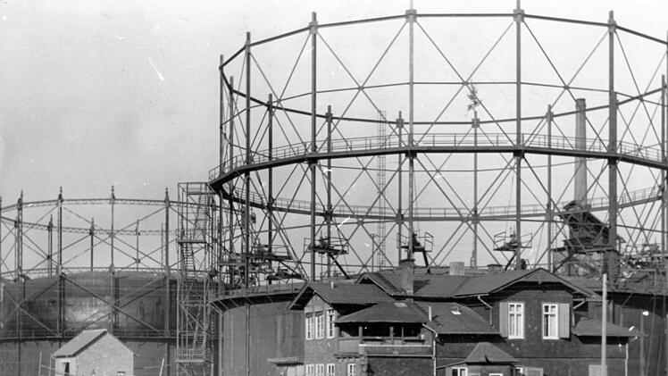 1953 wurde auf dem Gelände der SÜC ein großer Gaskessel errichtet.Foto: CT-Archiv/D. Schneider