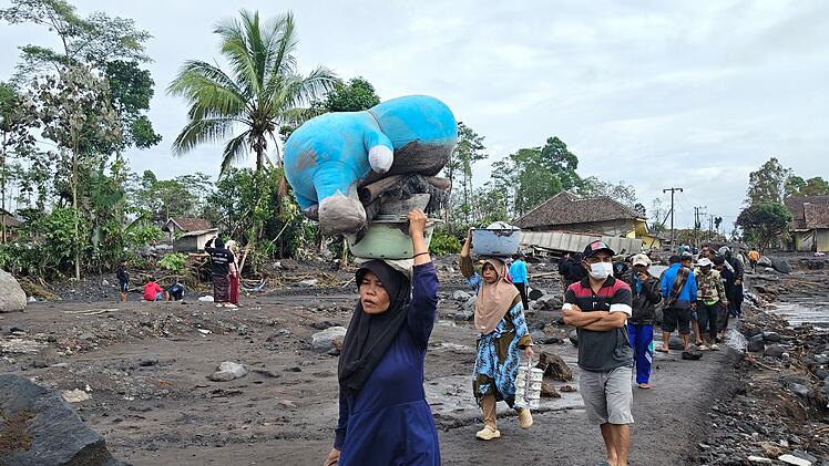 Vulkan Semeru in Indonesien ausgebrochen