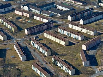 Der Stadtrat hat einen Grundsatzbeschluss getroffen: Möglichst viele Wohnungen auf dem früheren US-Gelände sollen erhalten bleiben.  Foto: Rinklef