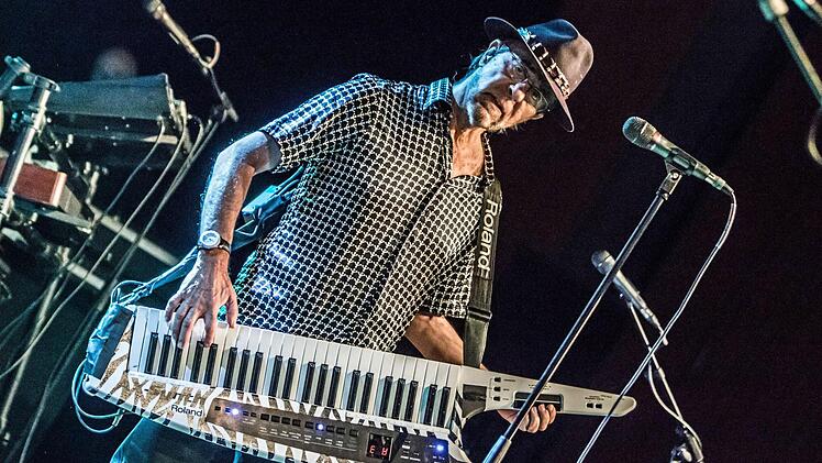 Manfred Mann und seine Earth Band begeisterten ihre Fans beim Gastspiel im Coburger Kongresshaus. Foto: Jochen Berger